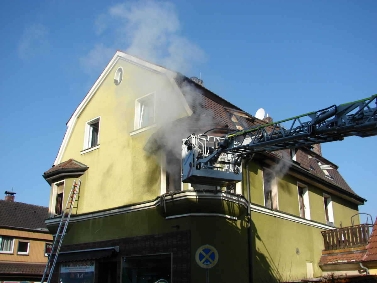 Der Brandort befand sich in der eng verbauten Bahnhofstraße